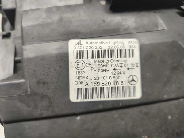 PHARE DROIT MERCEDES CLASSE B - Vue 3